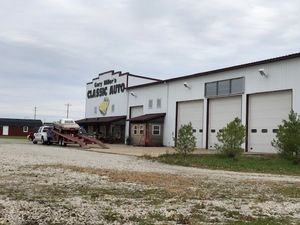100 Classic Auto Ln, El Paso, IL 61738